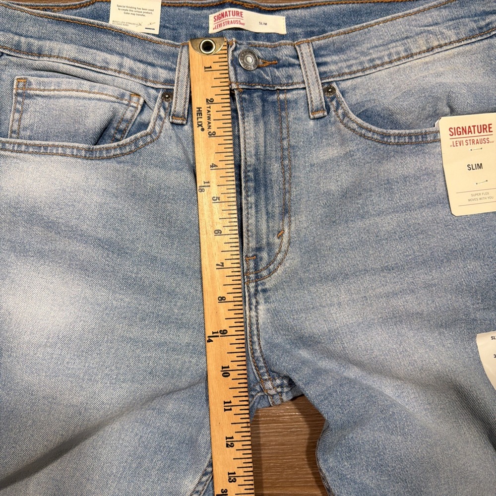 NWT Signature Levi Strauss Mens Jeans Size 34x30 Slim Light Wash Denim 5 Pockets - Picture 5 of 9